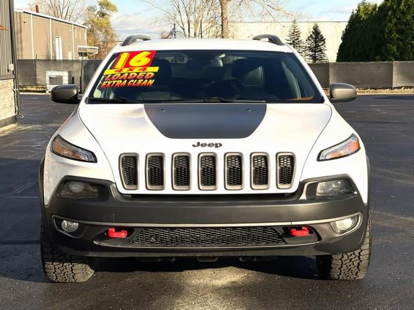 2016 WHITE JEEP CHEROKEE (1C4PJMBBXGW) with an L4,2.4L(144 CID),SOHC engine, AUTOMATIC transmission, located at 14600 Frazho Road, Warren, MI, 48089, (586) 776-3400, 42.485996, -82.974220 - Photo#3