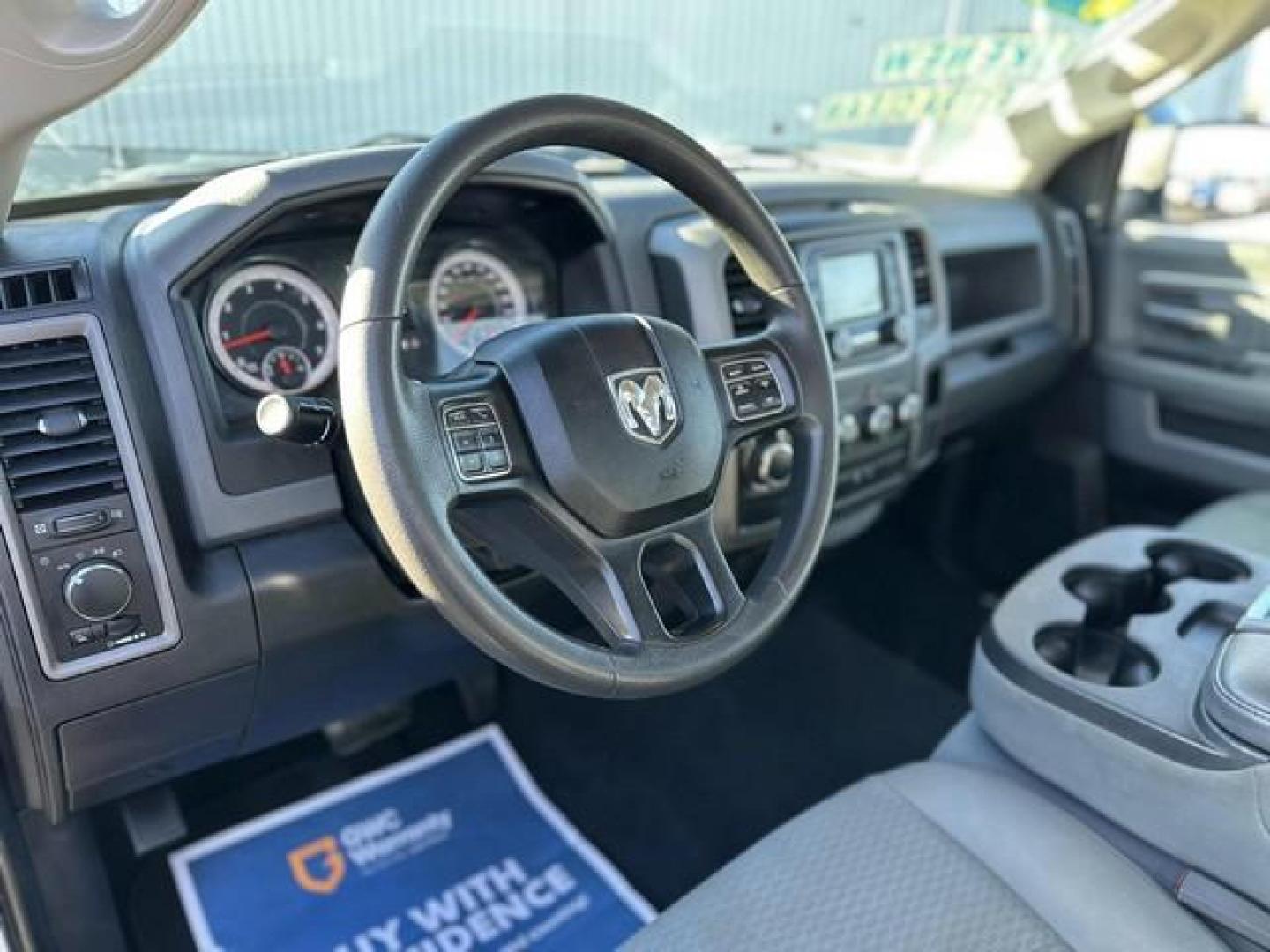 2019 WHITE RAM 1500 CLASSIC (3C6JR6DT5KG) with an V8,5.7L(345 CID), engine, AUTOMATIC transmission, located at 14600 Frazho Road, Warren, MI, 48089, (586) 776-3400, 42.485996, -82.974220 - Photo#9