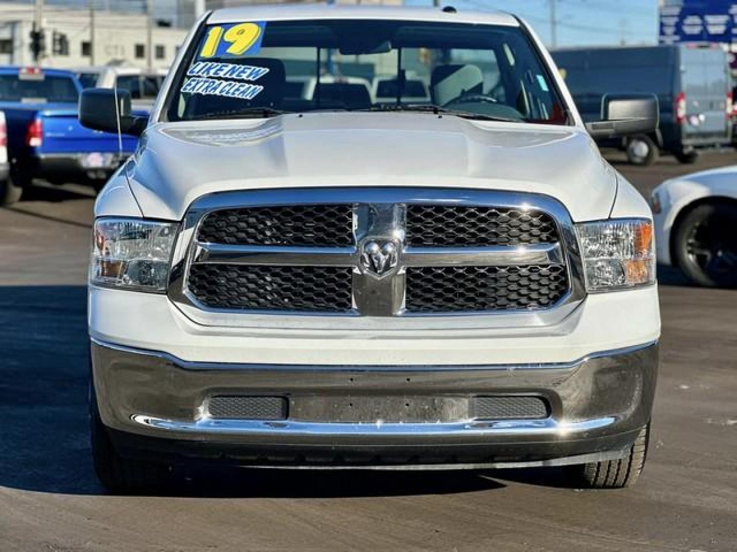 2019 WHITE RAM 1500 CLASSIC (3C6JR6DT5KG) with an V8,5.7L(345 CID), engine, AUTOMATIC transmission, located at 14600 Frazho Road, Warren, MI, 48089, (586) 776-3400, 42.485996, -82.974220 - Photo#1