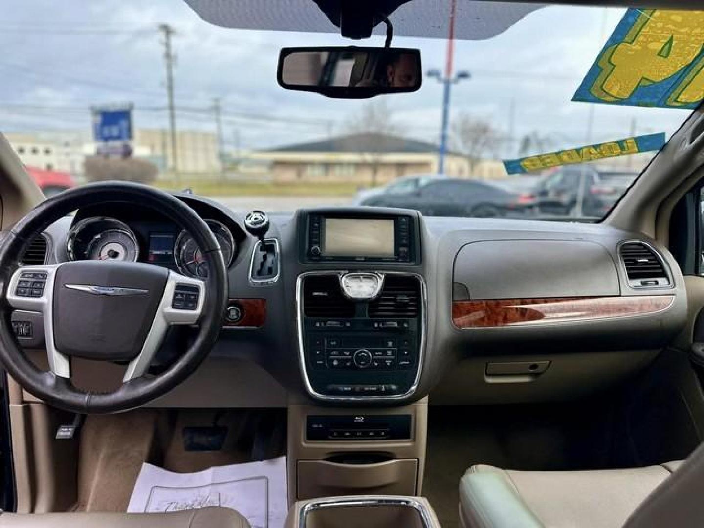 2014 BLACK CHRYSLER TOWN and COUNTRY (2C4RC1CG1ER) with an V6,3.6L(220 CID),DOHC engine, AUTOMATIC transmission, located at 14600 Frazho Road, Warren, MI, 48089, (586) 776-3400, 42.485996, -82.974220 - Photo#9