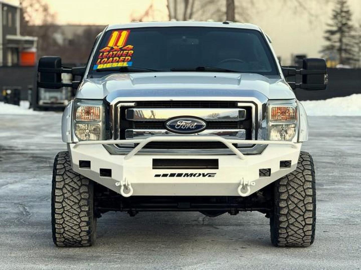 2011 WHITE FORD F-250 SUPER DUTY LARIAT (1FT7W2BT5BE) with an V8,6.7L(406 CID),OHV engine, AUTOMATIC transmission, located at 14600 Frazho Road, Warren, MI, 48089, (586) 776-3400, 42.485996, -82.974220 - Photo#4