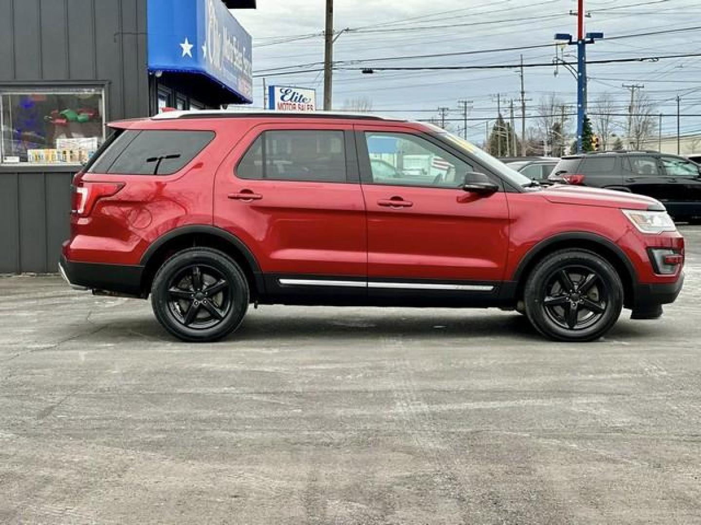 2016 RED FORD EXPLORER (1FM5K8D82GG) with an V6,3.5L(213 CID),DOHC engine, AUTOMATIC transmission, located at 14600 Frazho Road, Warren, MI, 48089, (586) 776-3400, 42.485996, -82.974220 - Photo#3