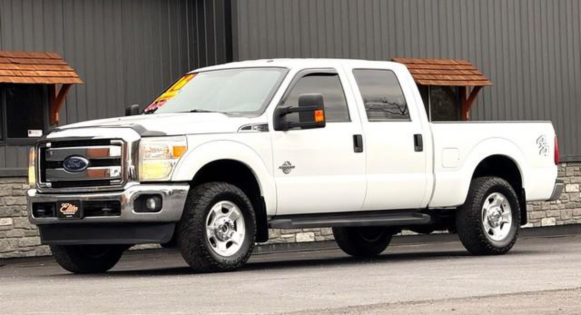 2016 WHITE FORD F-250 SUPER DUTY (1FT7W2BT5GE) with an V8,6.7L(406 CID),OHV engine, AUTOMATIC transmission, located at 14600 Frazho Road, Warren, MI, 48089, (586) 776-3400, 42.485996, -82.974220 - Photo#2