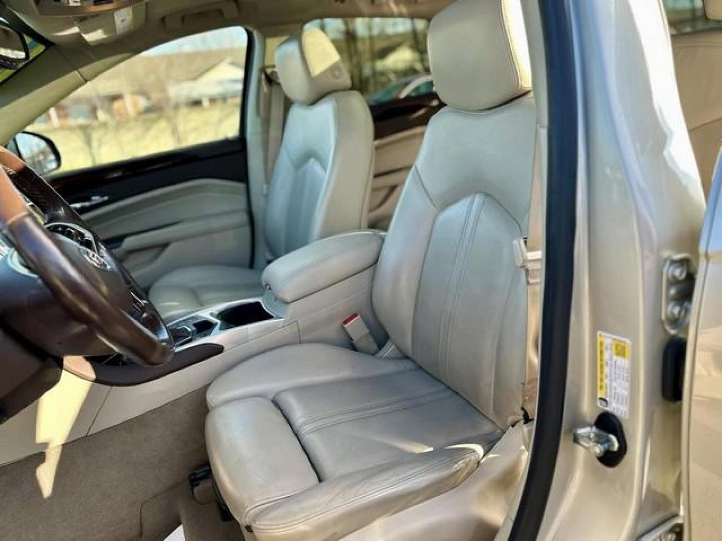 2015 TAN CADILLAC SRX (3GYFNBE39FS) with an V6,3.6L(217 CID),DOHC engine, AUTOMATIC transmission, located at 14600 Frazho Road, Warren, MI, 48089, (586) 776-3400, 42.485996, -82.974220 - Photo#12