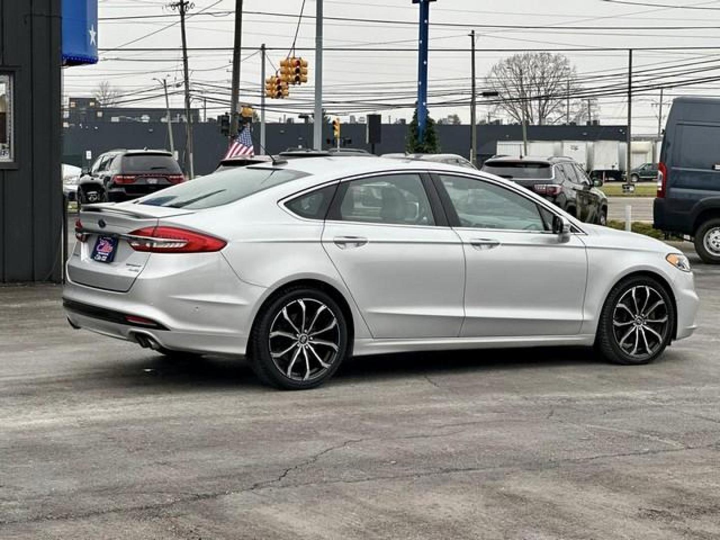 2017 SILVER FORD FUSION (3FA6P0VP0HR) with an V6,2.7L(164 CID),DOHC engine, AUTOMATIC transmission, located at 14600 Frazho Road, Warren, MI, 48089, (586) 776-3400, 42.485996, -82.974220 - Photo#4