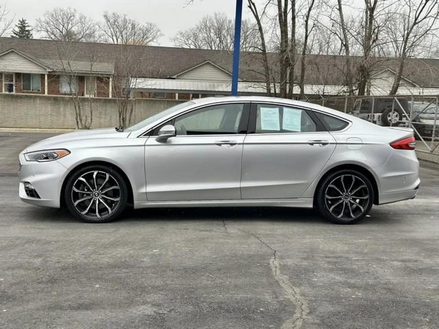 2017 SILVER FORD FUSION (3FA6P0VP0HR) with an V6,2.7L(164 CID),DOHC engine, AUTOMATIC transmission, located at 14600 Frazho Road, Warren, MI, 48089, (586) 776-3400, 42.485996, -82.974220 - Photo#8