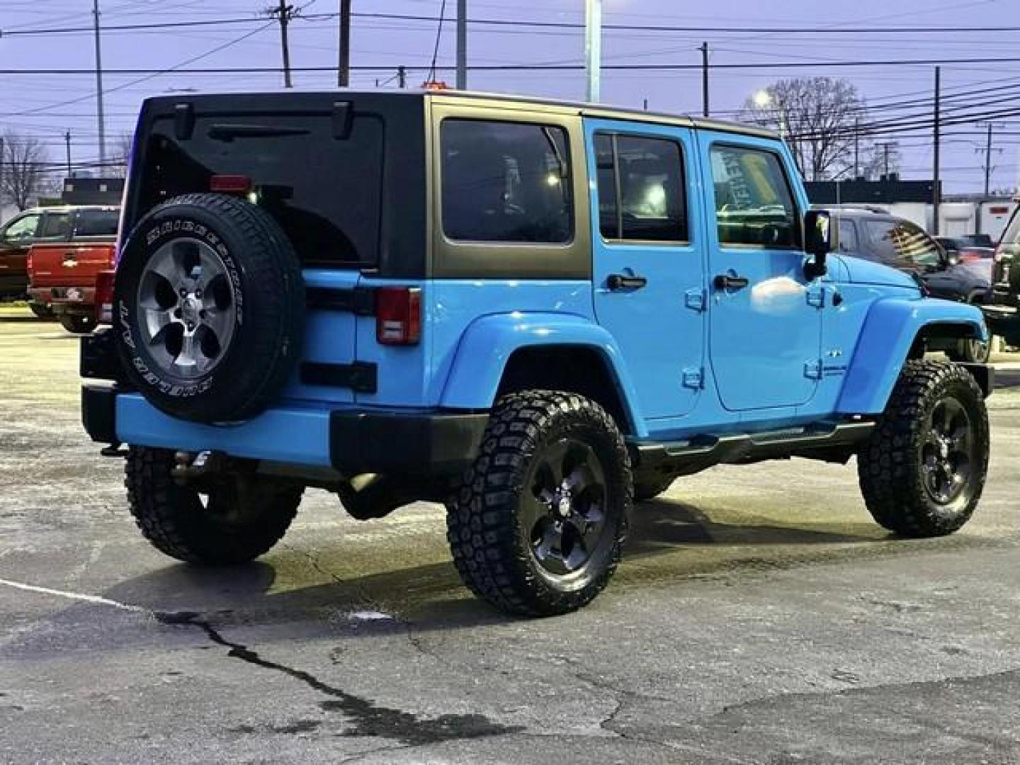 2017 CHEIF BLUE JEEP WRANGLER (1C4BJWEG0HL) with an V6,3.6L(220 CID),DOHC engine, AUTOMATIC transmission, located at 14600 Frazho Road, Warren, MI, 48089, (586) 776-3400, 42.485996, -82.974220 - Photo#4