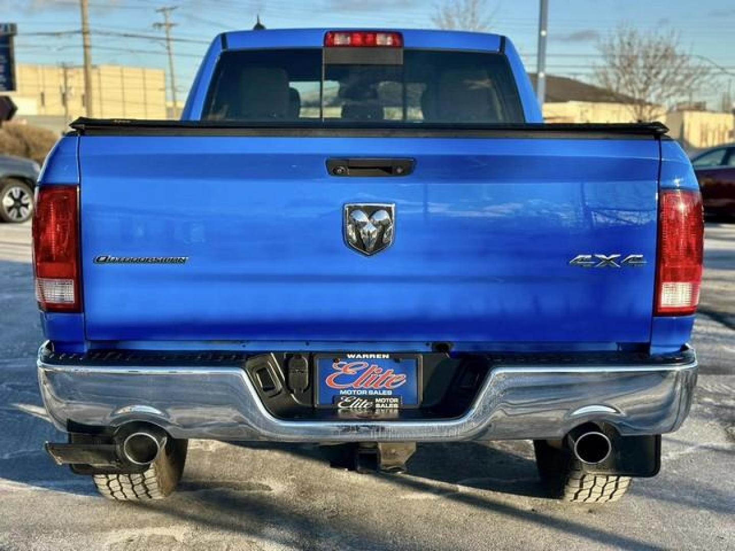 2018 BLUE RAM 1500 (1C6RR7GT8JS) with an V8,5.7L(345 CID),OHV engine, AUTOMATIC transmission, located at 14600 Frazho Road, Warren, MI, 48089, (586) 776-3400, 42.485996, -82.974220 - Photo#5