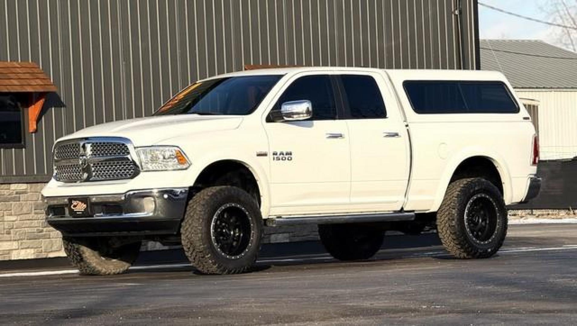 2017 WHITE RAM 1500 LARAMIE (1C6RR7JT9HS) with an V8,5.7L(345 CID),OHV engine, AUTOMATIC transmission, located at 14600 Frazho Road, Warren, MI, 48089, (586) 776-3400, 42.485996, -82.974220 - Photo#2